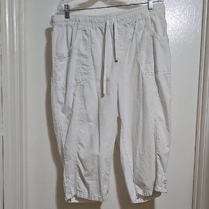 Gloria Vanderbilt White Drawstring Capris
